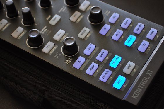 Historia de los controladores modulares DJ Native Instruments Traktor X1 Z1 F1